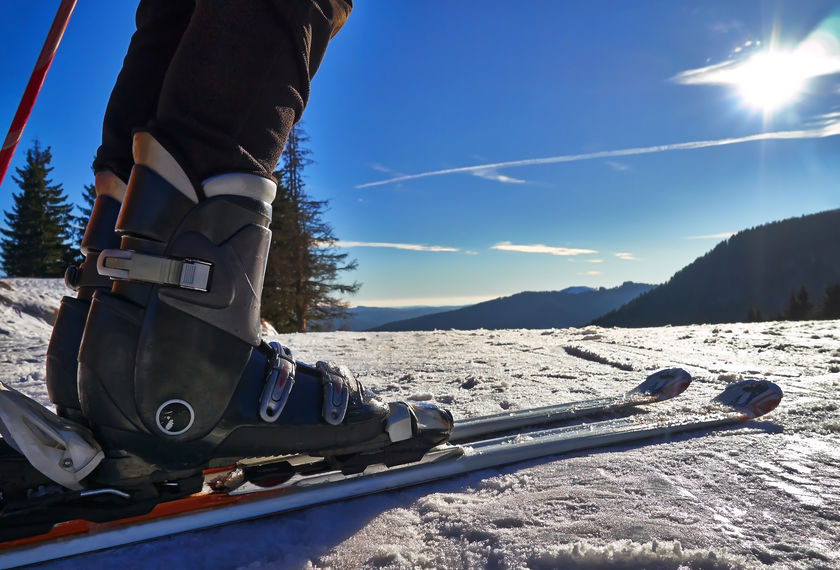 downhill ski boots