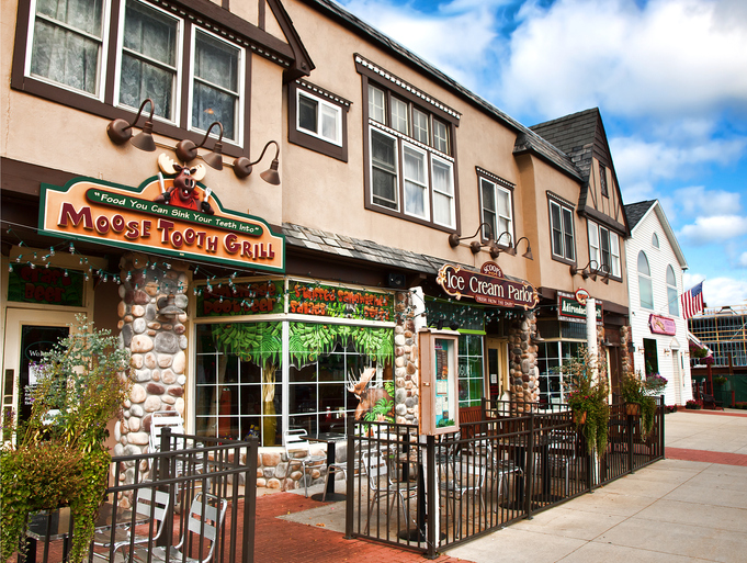 Eateries & restaurants in downtown Lake George, NY